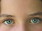 Blaue Augen und helle Haut