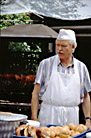 Beim Sommerfest am Imbiss helfen